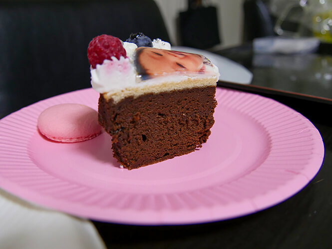蒸し焼きショコラの写真ケーキはチョコレートが濃くて大人向け間違いなし